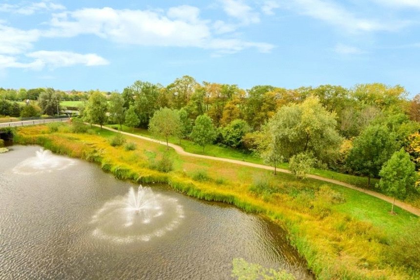 for sale unwin way london 53323 - Gibbs Gillespie
