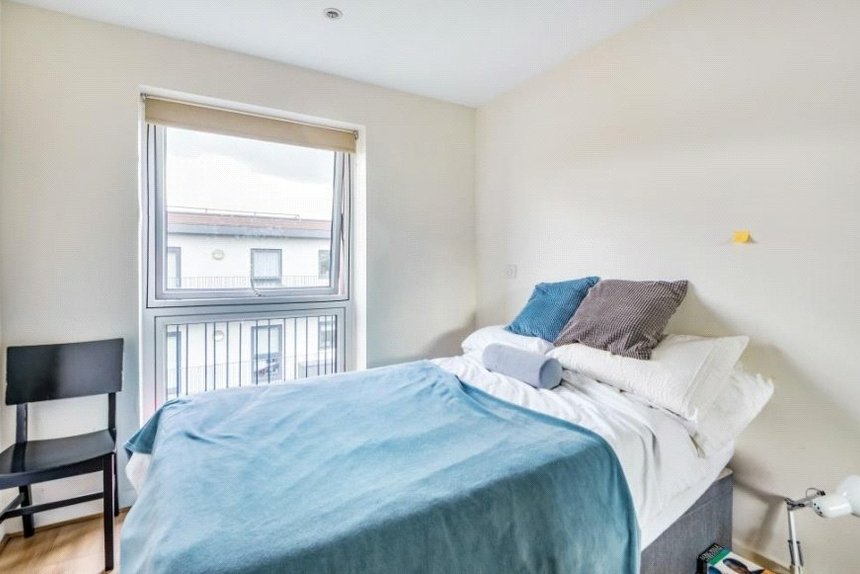 for sale unwin way london 53323 - Gibbs Gillespie