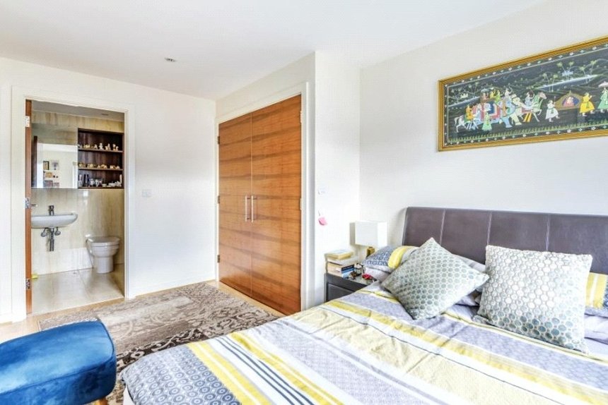for sale unwin way london 53323 - Gibbs Gillespie
