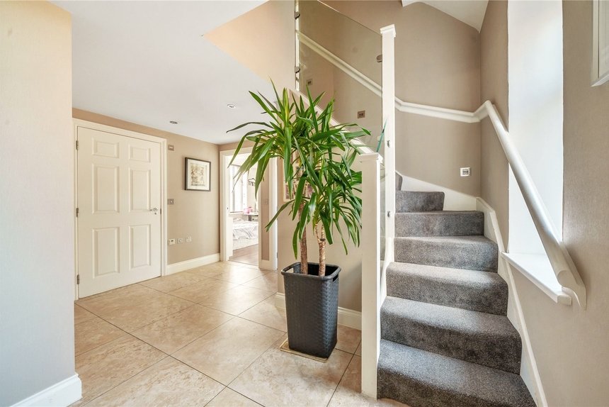 under offer royal connaught drive london 53354 - Gibbs Gillespie