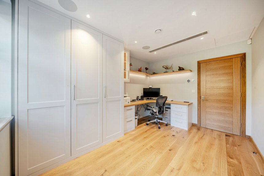 under offer green lane london 53471 - Gibbs Gillespie