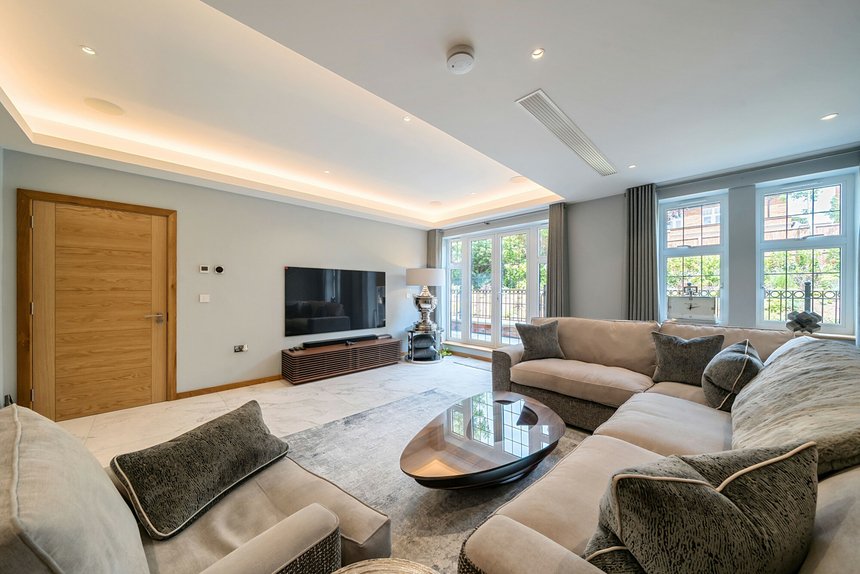 under offer green lane london 53471 - Gibbs Gillespie