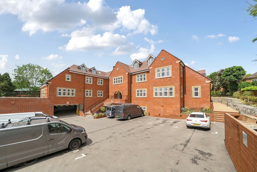 under offer green lane london 53471 - Gibbs Gillespie