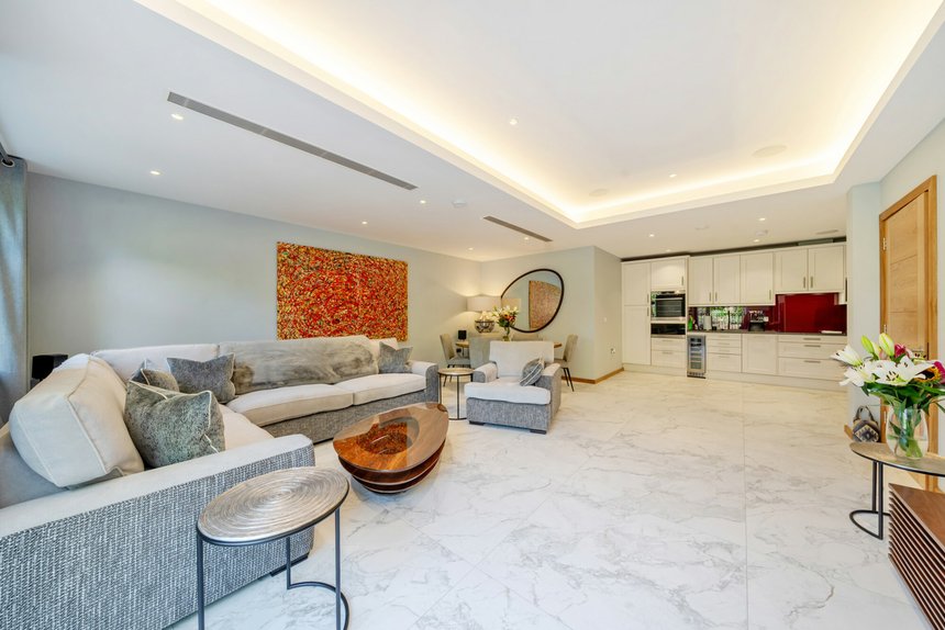 under offer green lane london 53471 - Gibbs Gillespie