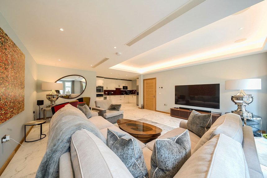 under offer green lane london 53471 - Gibbs Gillespie