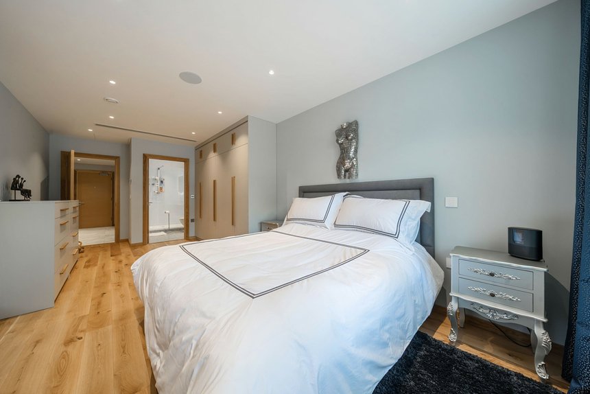 under offer green lane london 53471 - Gibbs Gillespie