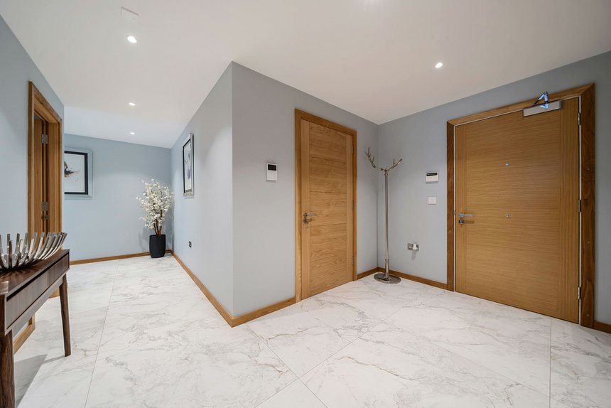 under offer green lane london 53471 - Gibbs Gillespie