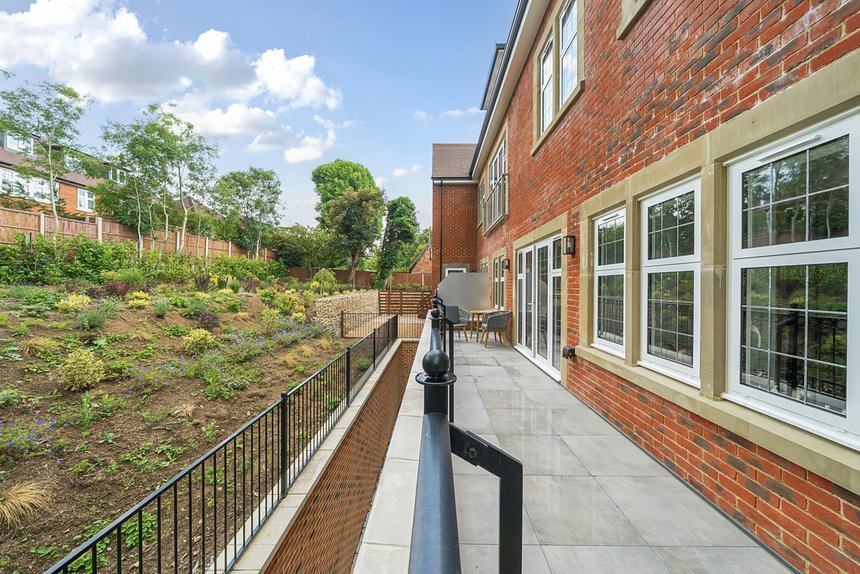 under offer green lane london 53471 - Gibbs Gillespie