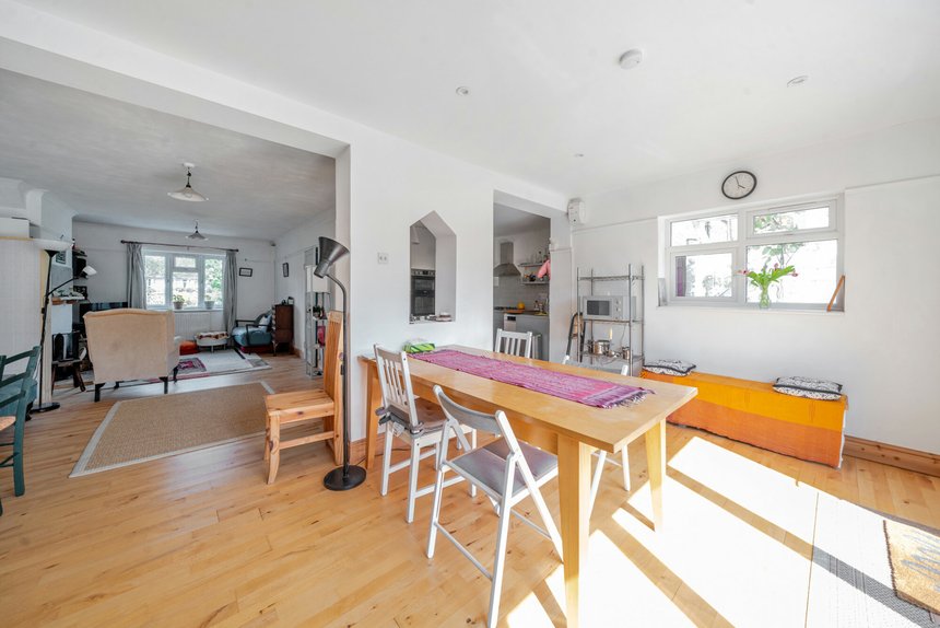 sold willow close london 53511 - Gibbs Gillespie