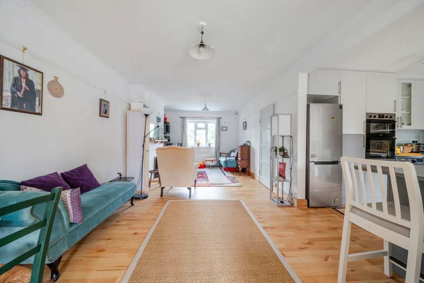 sold willow close london 53511 - Gibbs Gillespie