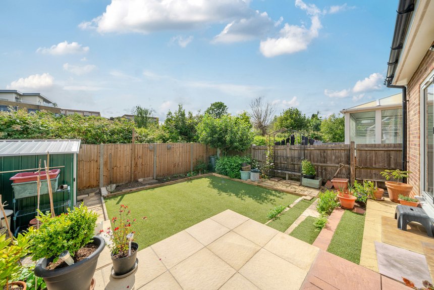 sold willow close london 53511 - Gibbs Gillespie