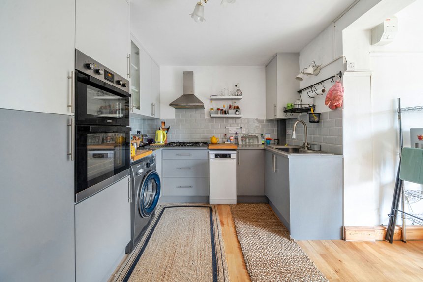 sold willow close london 53511 - Gibbs Gillespie