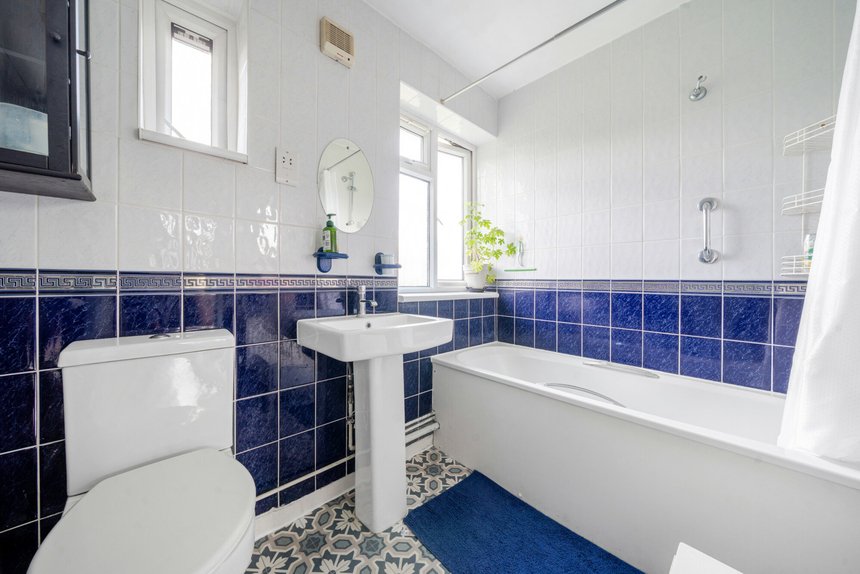 sold willow close london 53511 - Gibbs Gillespie