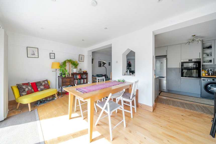 sold willow close london 53511 - Gibbs Gillespie