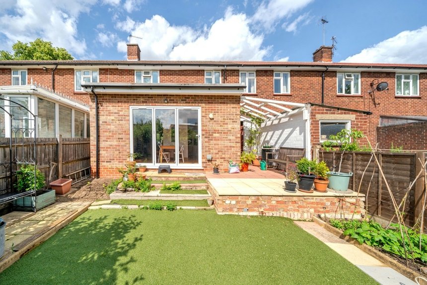 sold willow close london 53511 - Gibbs Gillespie