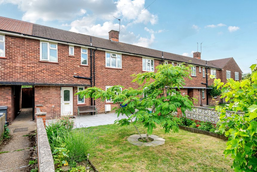 sold willow close london 53511 - Gibbs Gillespie