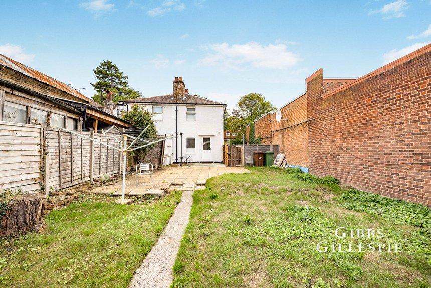 let high road london 53542 - Gibbs Gillespie