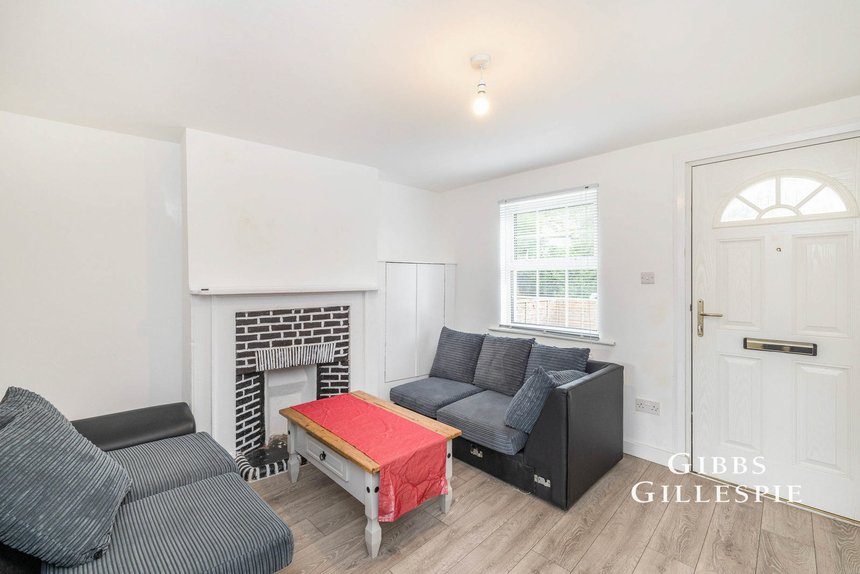 let high road london 53542 - Gibbs Gillespie