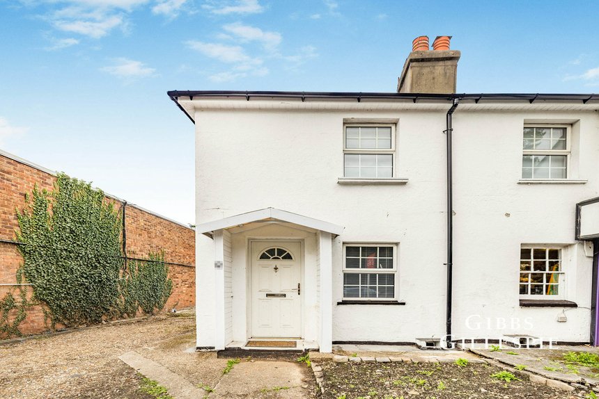 let high road london 53542 - Gibbs Gillespie