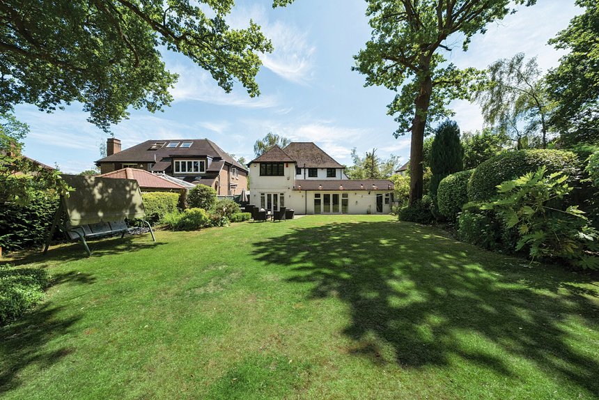 for sale the broadwalk london 53836 - Gibbs Gillespie