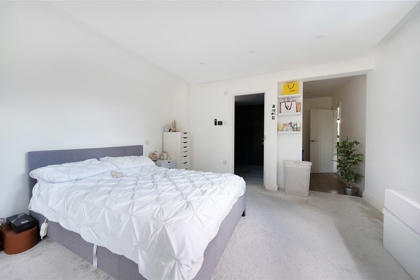 for sale the broadwalk london 53836 - Gibbs Gillespie