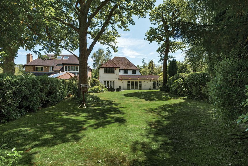 for sale the broadwalk london 53836 - Gibbs Gillespie