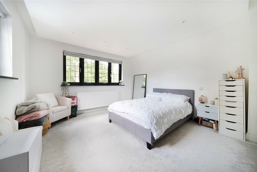 for sale the broadwalk london 53836 - Gibbs Gillespie