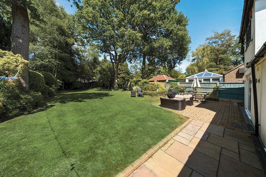 for sale the broadwalk london 53836 - Gibbs Gillespie