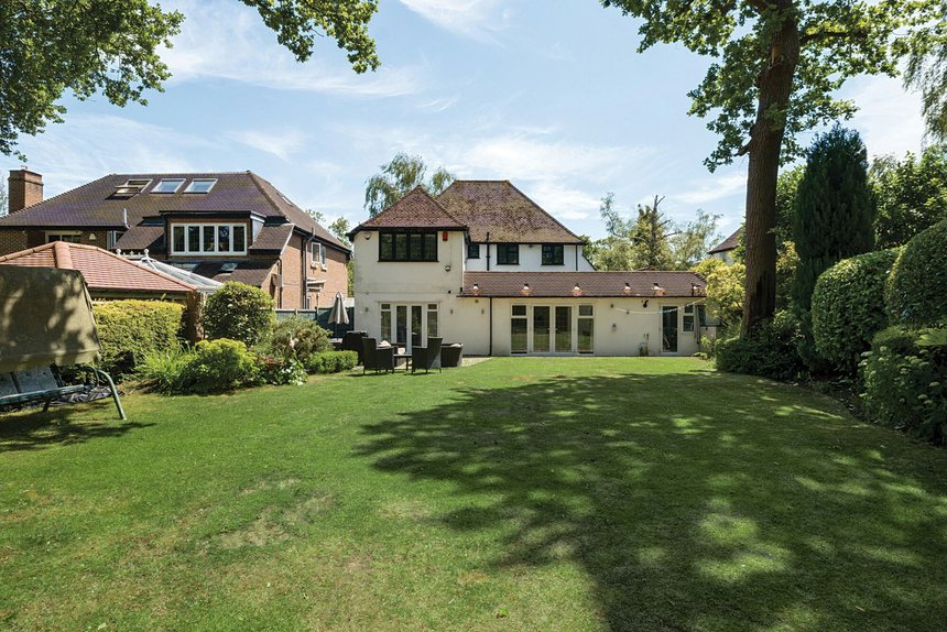 for sale the broadwalk london 53836 - Gibbs Gillespie