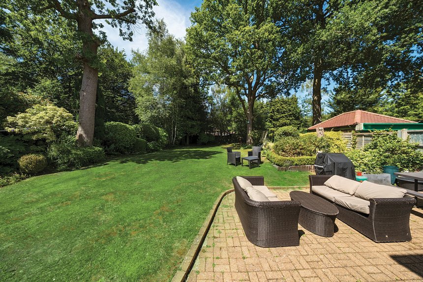 for sale the broadwalk london 53836 - Gibbs Gillespie