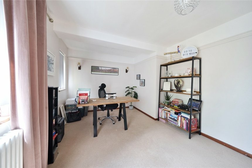 for sale the broadwalk london 53836 - Gibbs Gillespie