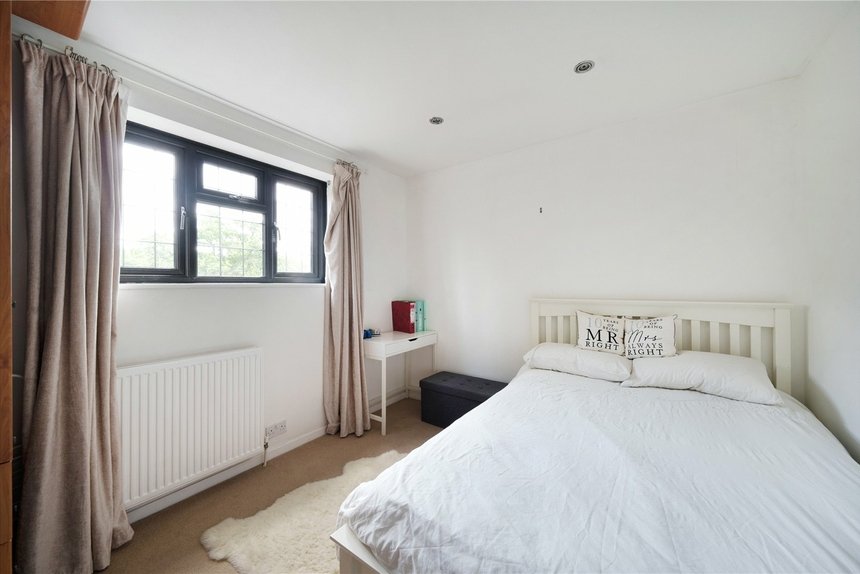 for sale the broadwalk london 53836 - Gibbs Gillespie