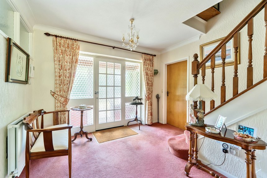 for sale nancy downs london 53902 - Gibbs Gillespie