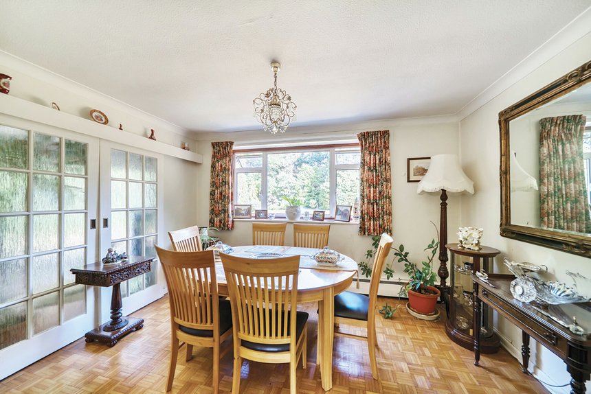 for sale nancy downs london 53902 - Gibbs Gillespie