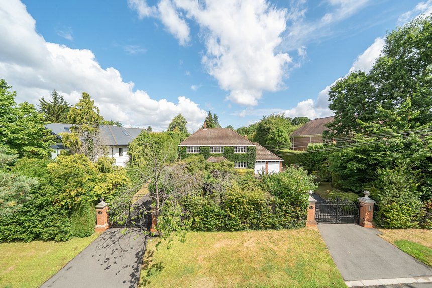 for sale nancy downs london 53902 - Gibbs Gillespie