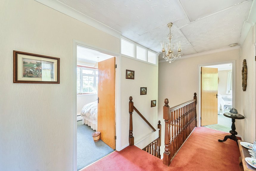 for sale nancy downs london 53902 - Gibbs Gillespie