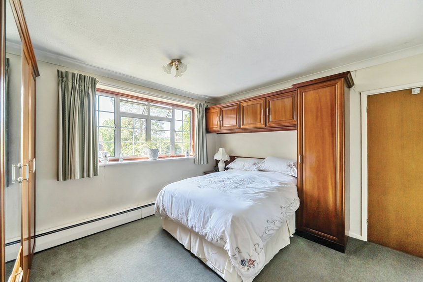 for sale nancy downs london 53902 - Gibbs Gillespie