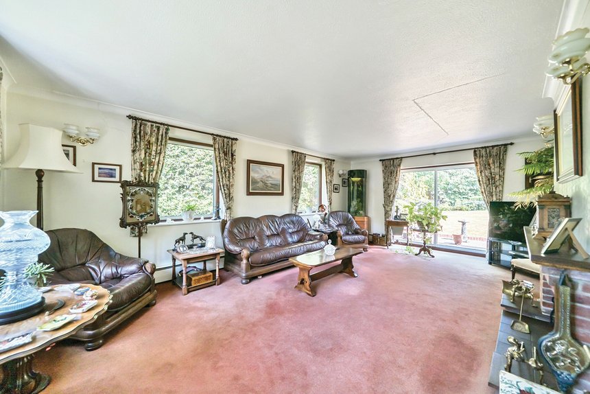 for sale nancy downs london 53902 - Gibbs Gillespie