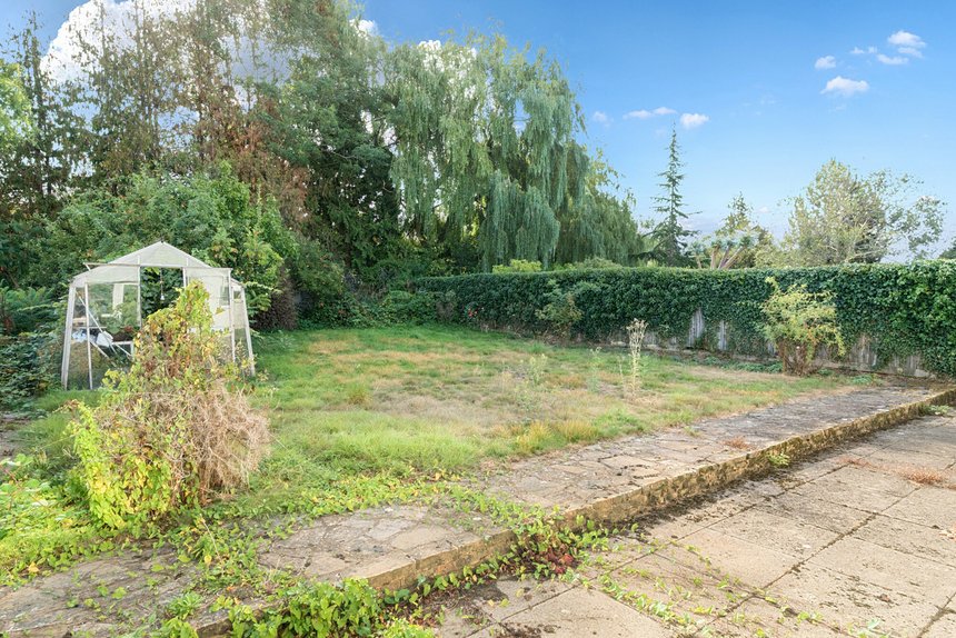 sold davenham avenue london 53903 - Gibbs Gillespie