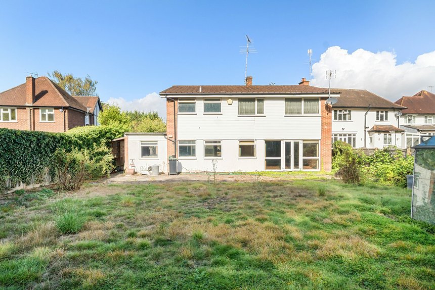 sold davenham avenue london 53903 - Gibbs Gillespie