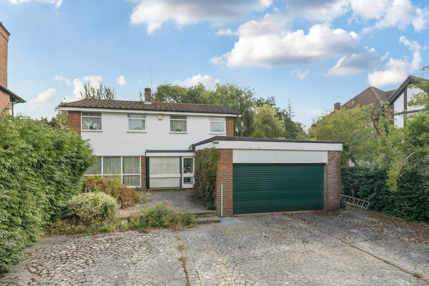 sold davenham avenue london 53903 - Gibbs Gillespie