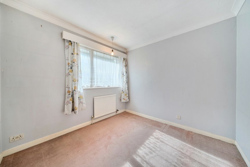 sold davenham avenue london 53903 - Gibbs Gillespie