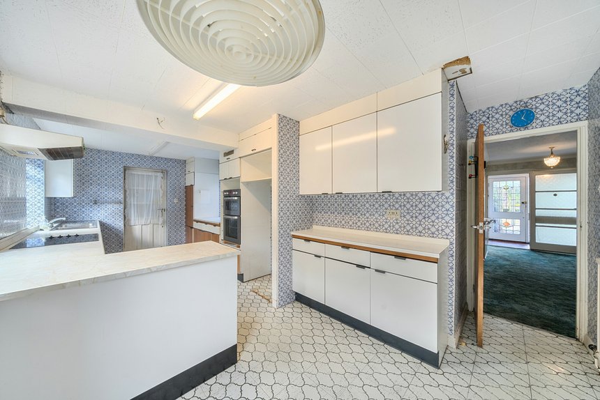 sold davenham avenue london 53903 - Gibbs Gillespie