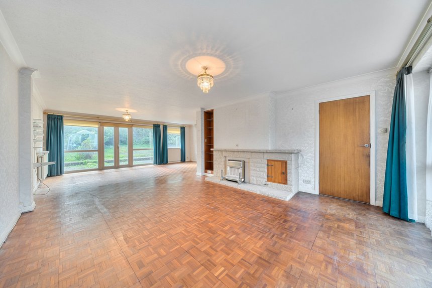 sold davenham avenue london 53903 - Gibbs Gillespie