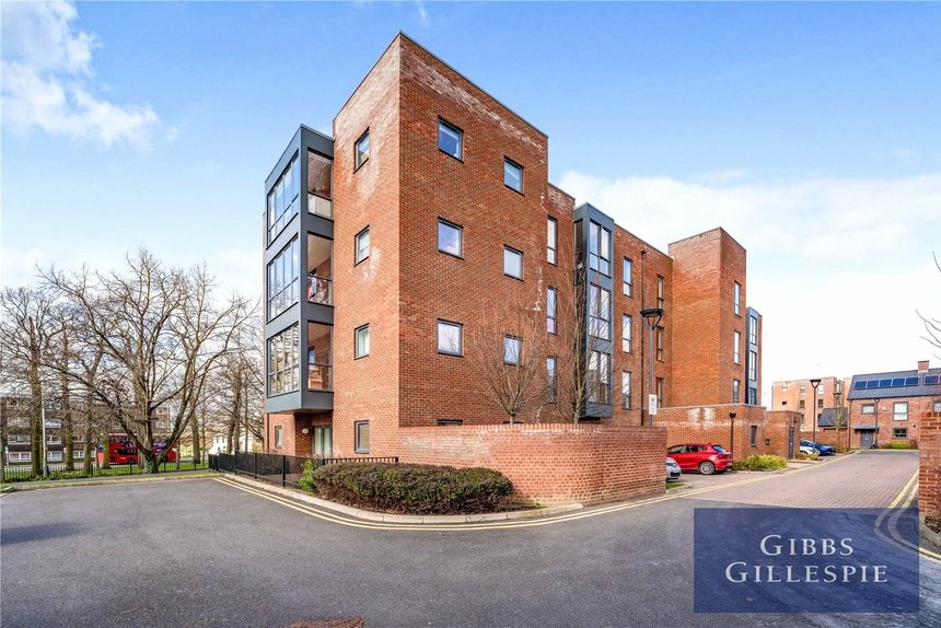 let agreed fowler way london 53996 - Gibbs Gillespie
