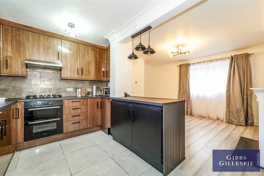 let cherry crescent london 54027 - Gibbs Gillespie