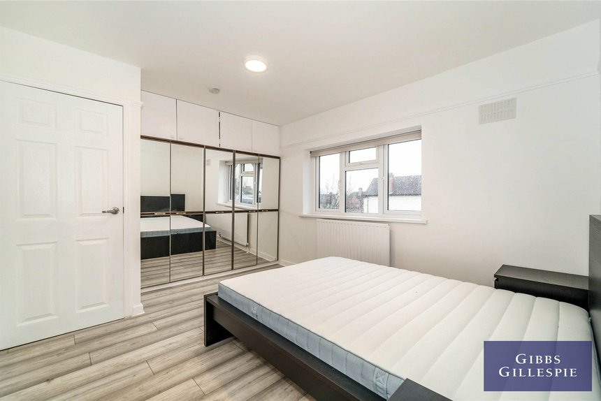 let cherry crescent london 54027 - Gibbs Gillespie