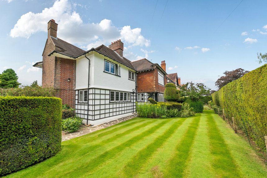 sold eastbury road london 54232 - Gibbs Gillespie