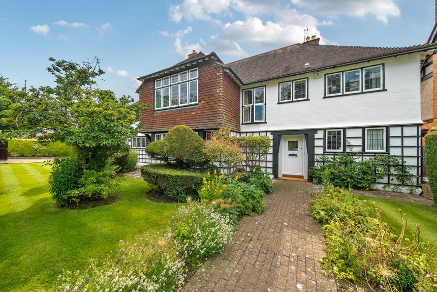 sold eastbury road london 54232 - Gibbs Gillespie