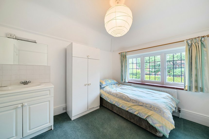 sold eastbury road london 54232 - Gibbs Gillespie